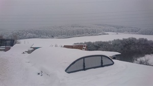 Zastřešení bazénů v zimě, pod sněhem